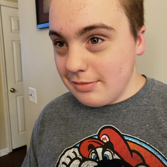 Meet your Posher, Amy - Picture 4 of 4